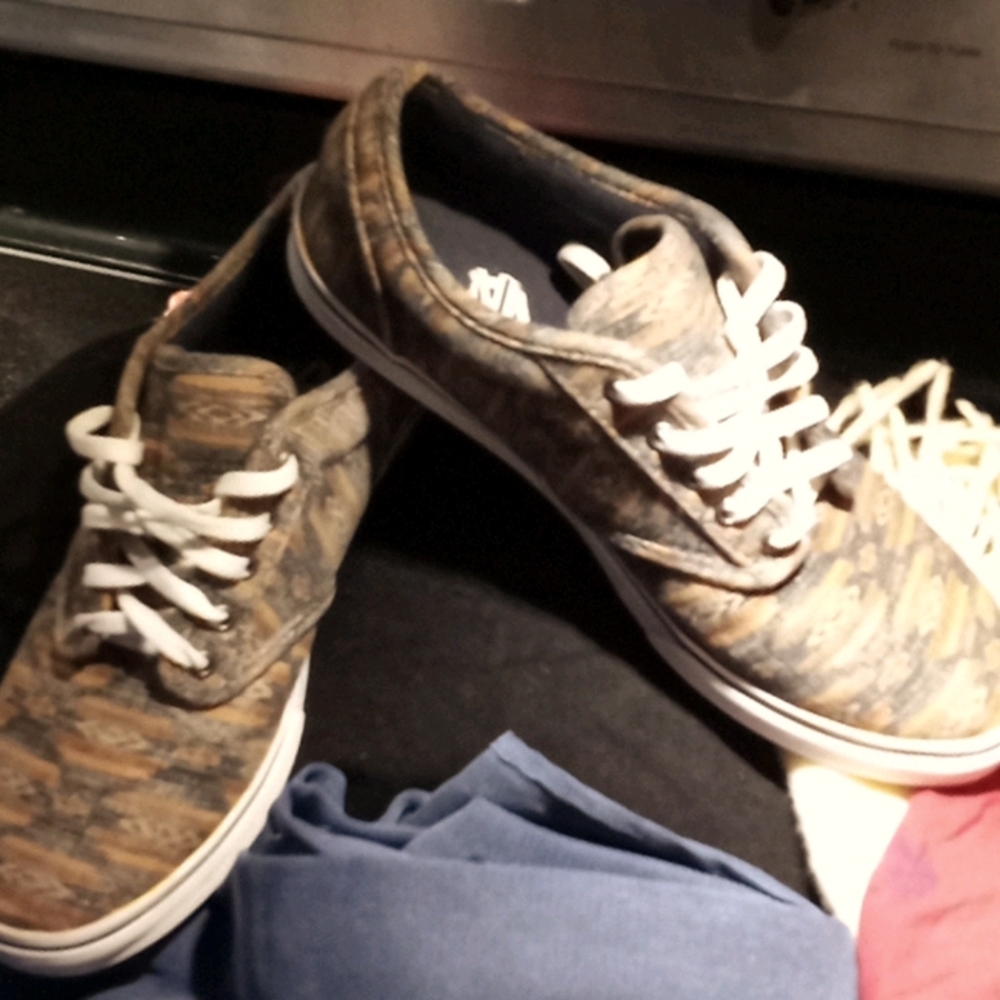 Women's cammo vans size w 7